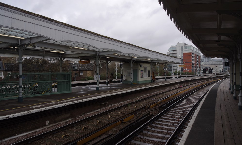 Battersea Park railway station MMB 05