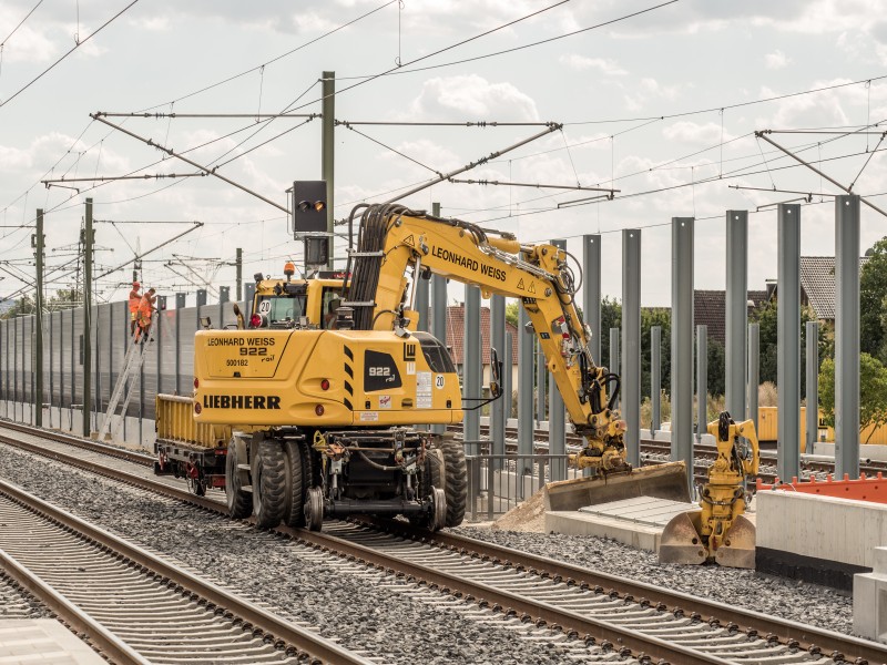 Baustelle-Ebensfeld-Bahnhof-Bagger-8297650