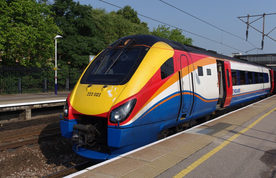 Bedford railway station MMB 03 222022