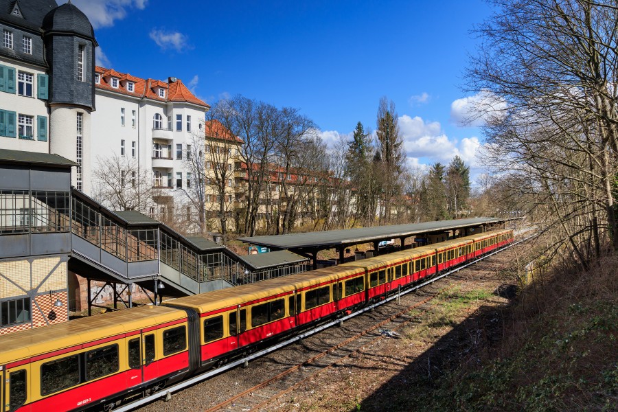 Berlin S-Bahn Botanischer Garten 04-2015 img2