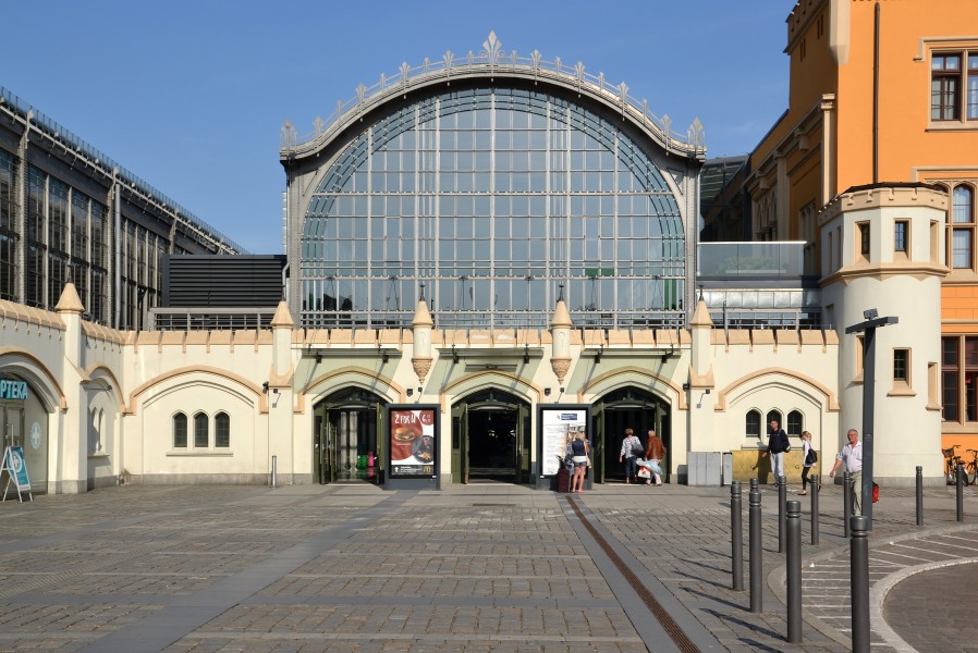 Breslau Hauptbahnhof - Wrocław Main Station (by Pudelek)