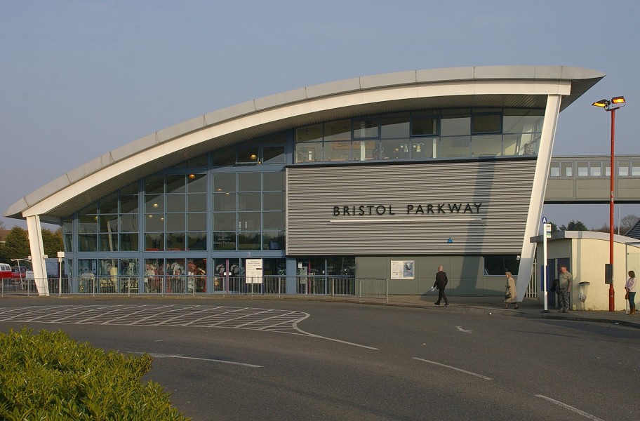Bristol Parkway railway station MMB 03