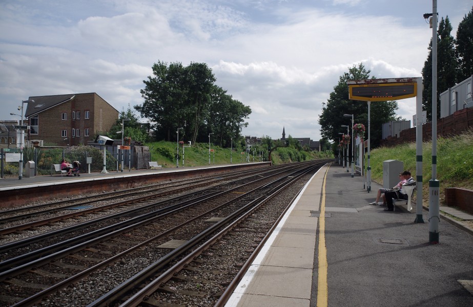 Brockley railway station MMB 03