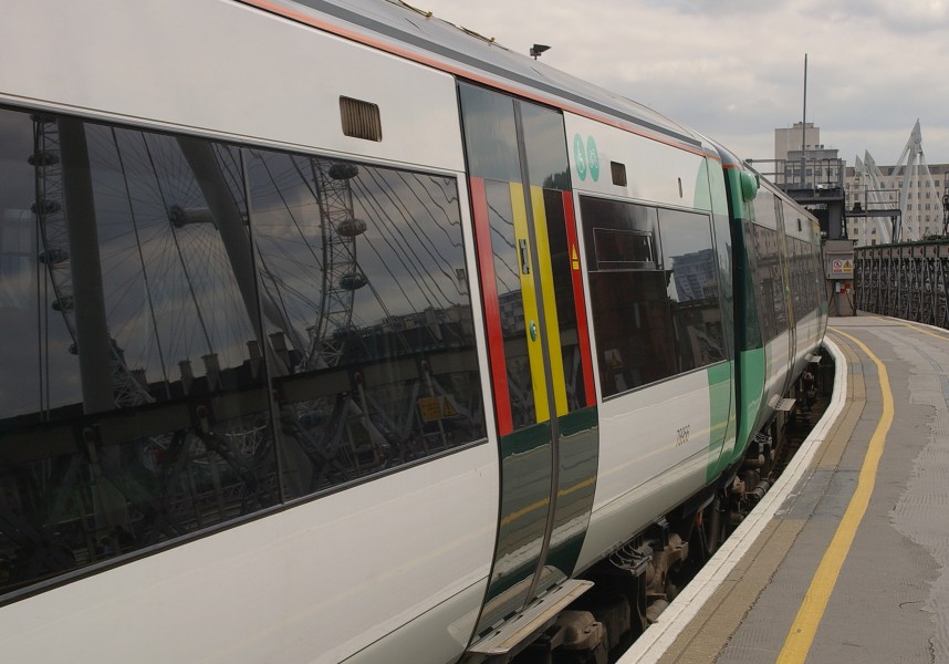 Charing Cross station MMB 08 377156