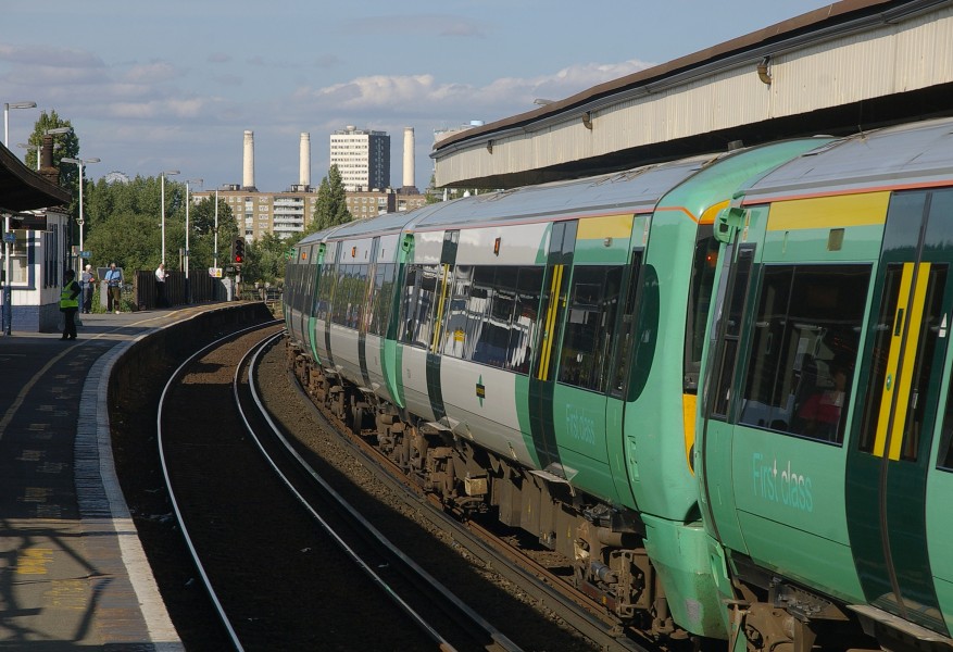 Clapham Junction railway station MMB 14 377XXX