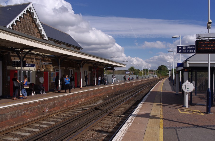 Cosham railway station MMB 01