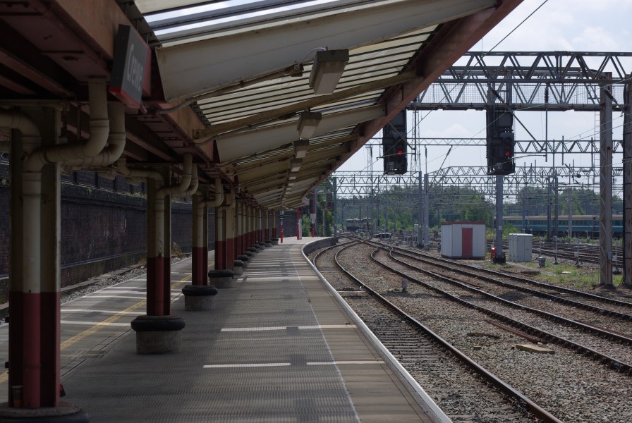 Crewe railway station MMB 10