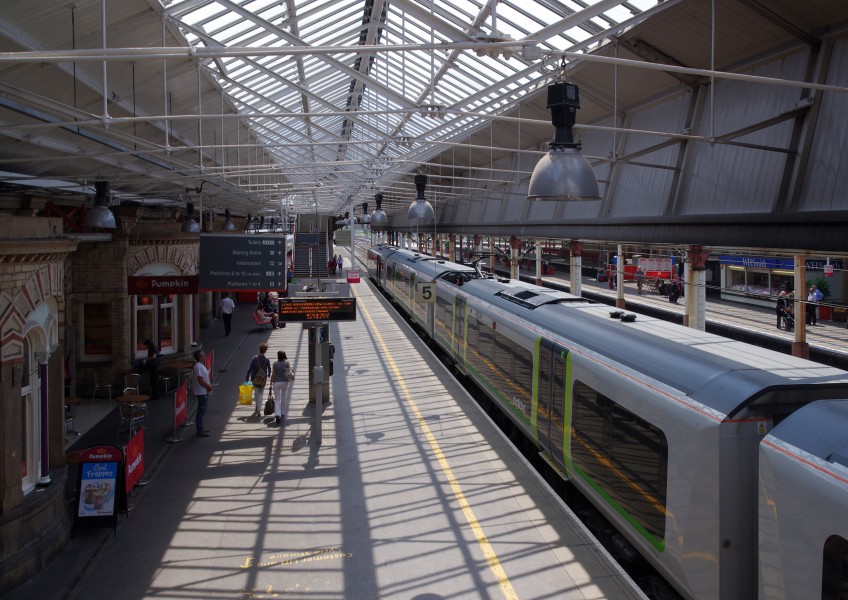 Crewe railway station MMB 13 350254