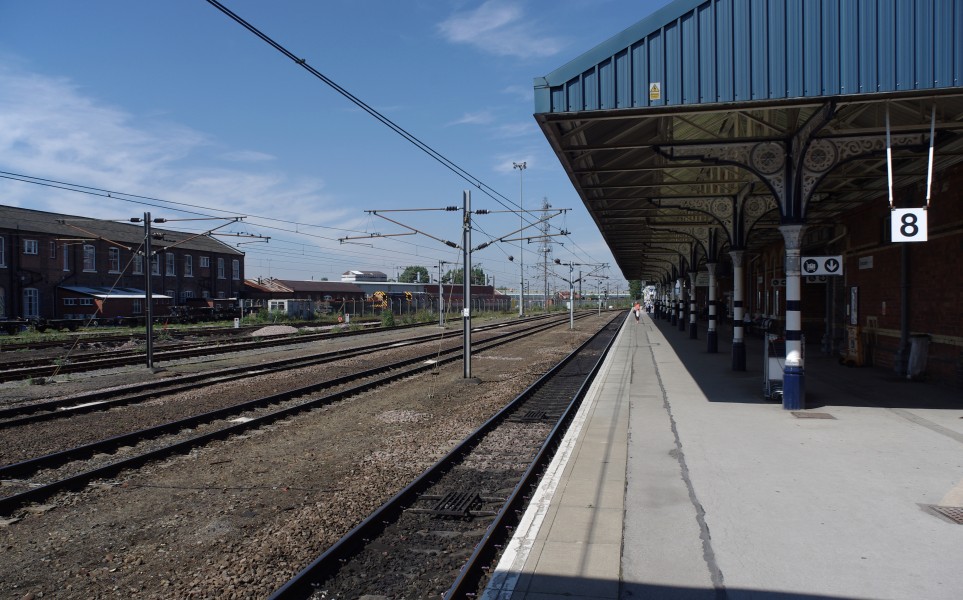 Doncaster railway station MMB 07