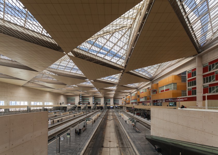 Estación de FF.CC. de Delicias, Zaragoza, España, 2013-12-29, DD 01