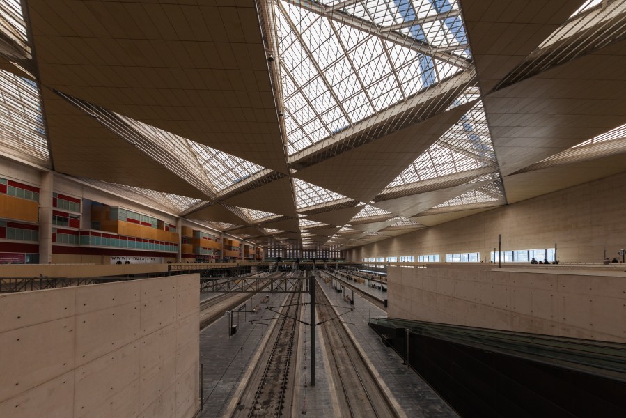 Estación de FF.CC. de Delicias, Zaragoza, España, 2013-12-29, DD 06