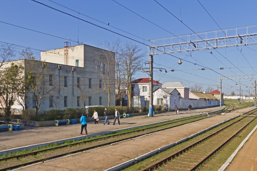 Eupatoria 04-14 img01 E-Tovarnaya station