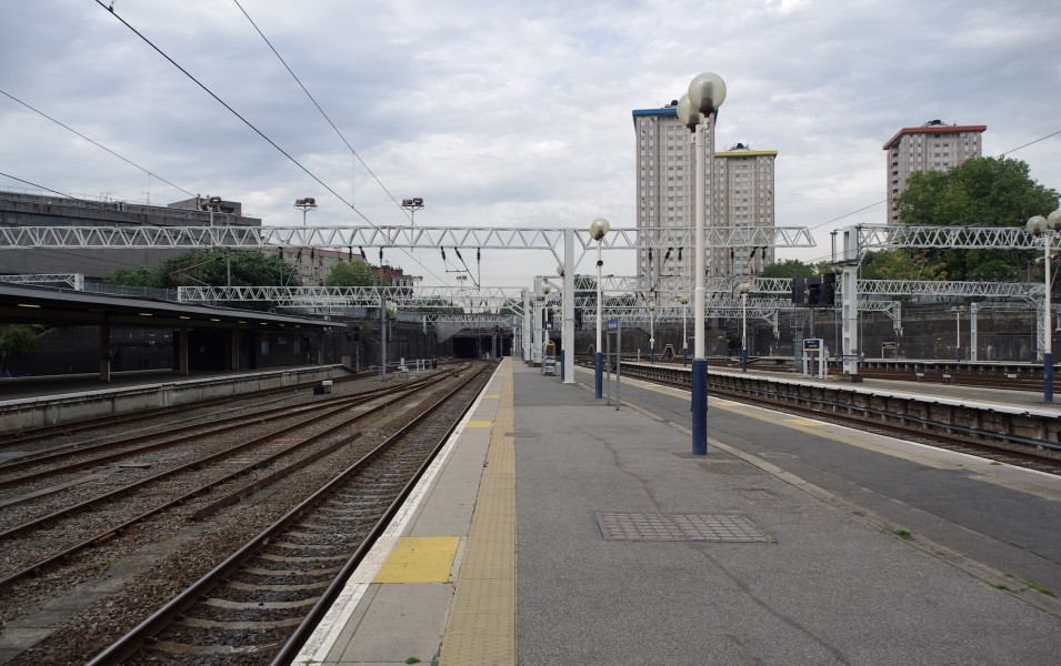 Euston station MMB 41