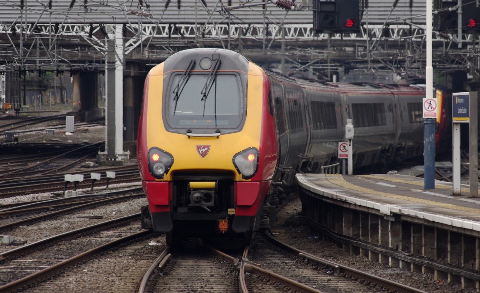 Euston station MMB 90 221110