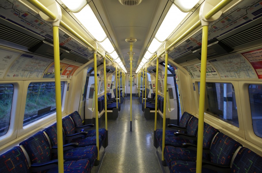 Finchley Central tube station MMB 06 1995 Stock