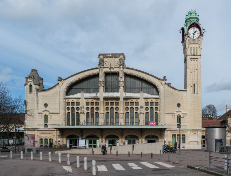Gare de Rouen Rive-Droite, South View 140215 1