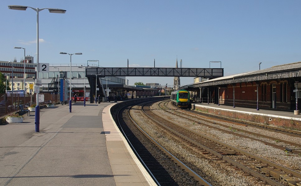 Gloucester railway station MMB 05 170511