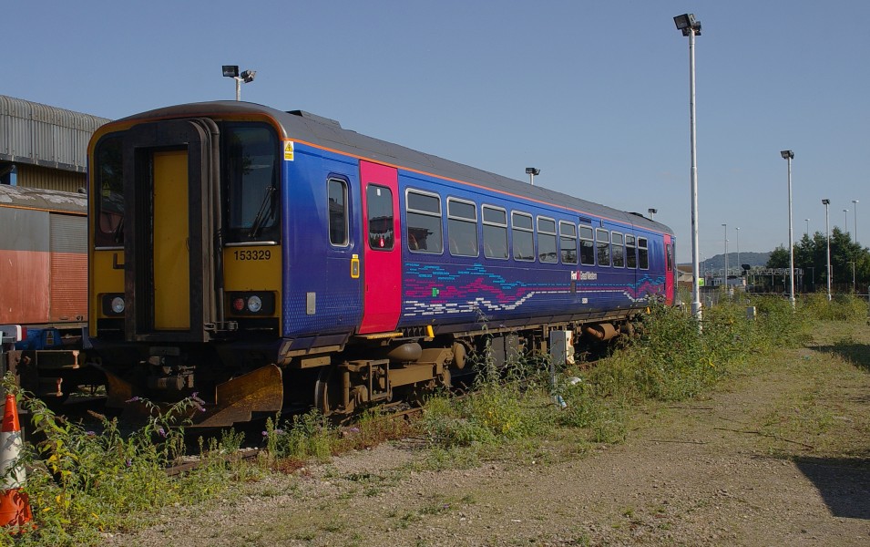 Gloucester railway station MMB 10 153329