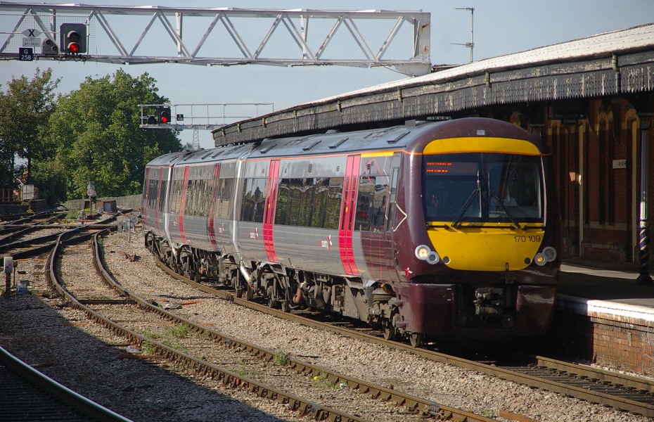 Gloucester railway station MMB 16 170109
