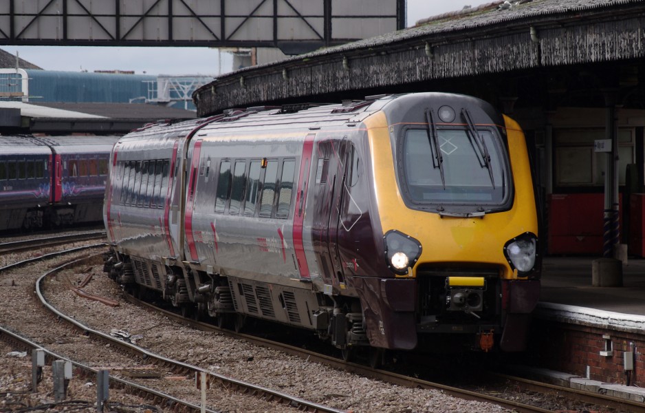 Gloucester railway station MMB 33 221132