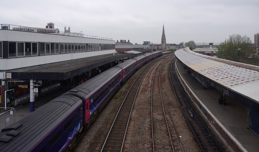 Gloucester railway station MMB 51 43194
