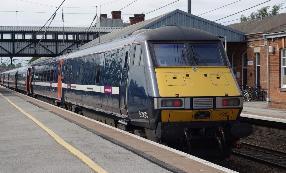 Grantham railway station MMB 16