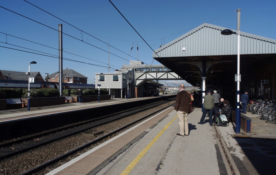 Grantham railway station MMB 48 158857