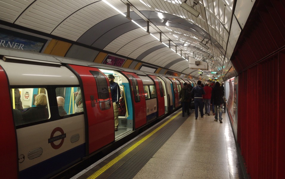 Green Park tube station MMB 01 1996-Stock