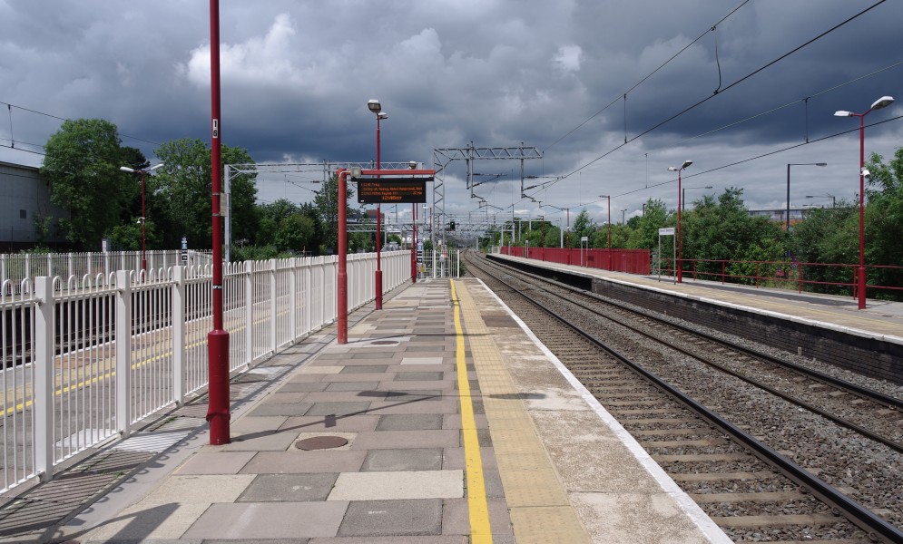 Harrow and Wealdstone station MMB 01
