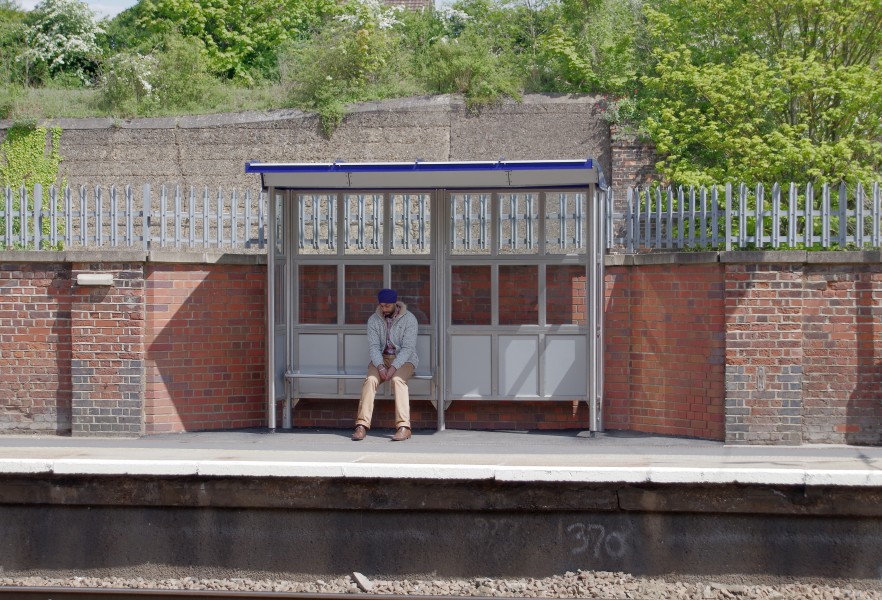 Hitchin railway station MMB 06