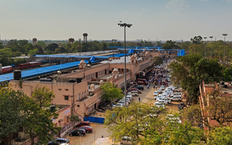 Jaipur 03-2016 32 Jaipur railway station