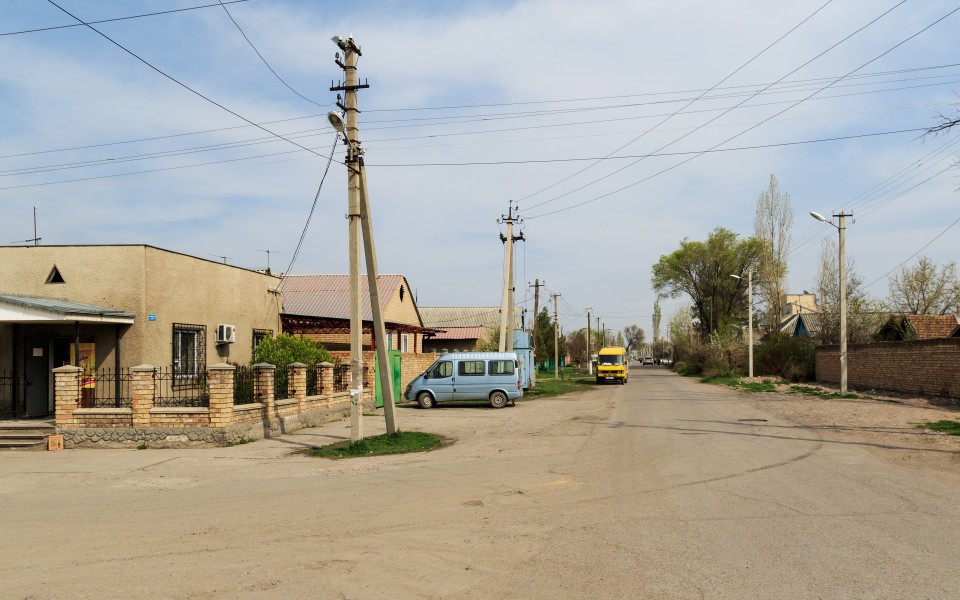 Kant near Bishkek 03-2016 img02 surroundings of the railway station