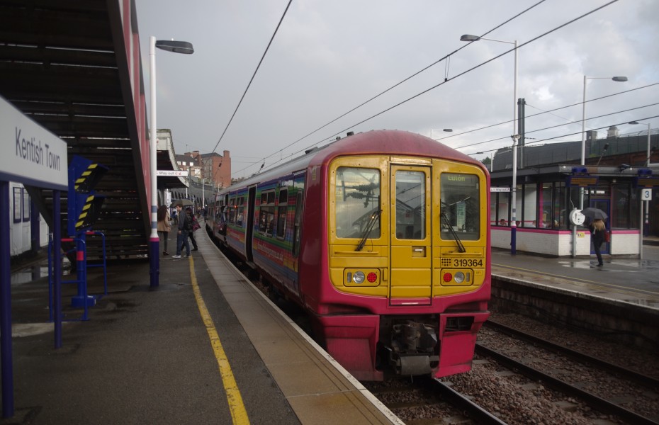 Kentish Town station MMB 03 319364