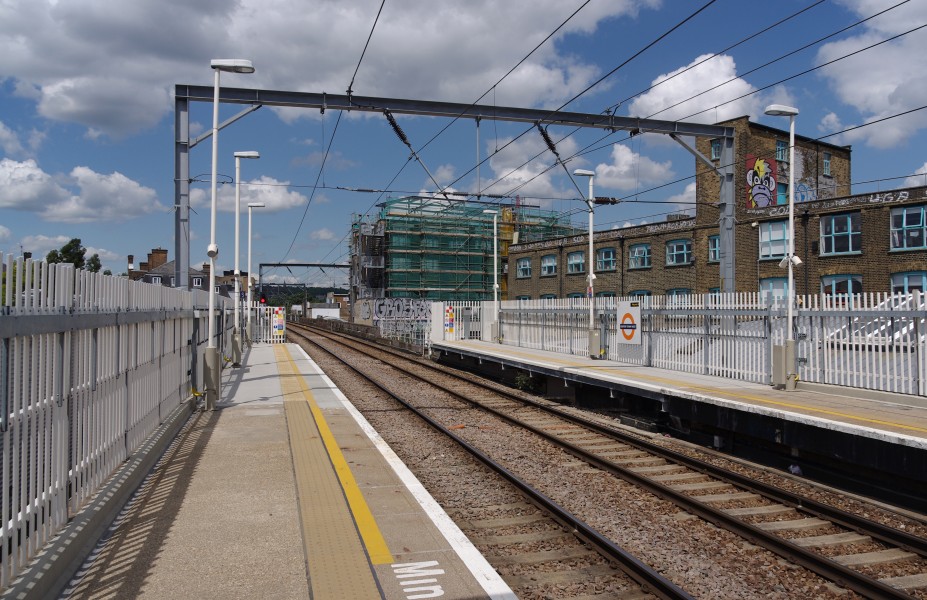 Kentish Town West railway station MMB 05