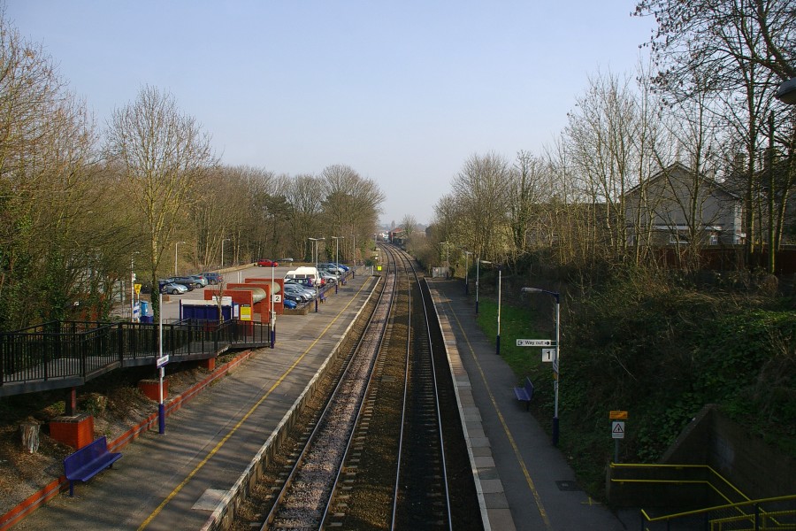 Keynsham railway station MMB 04