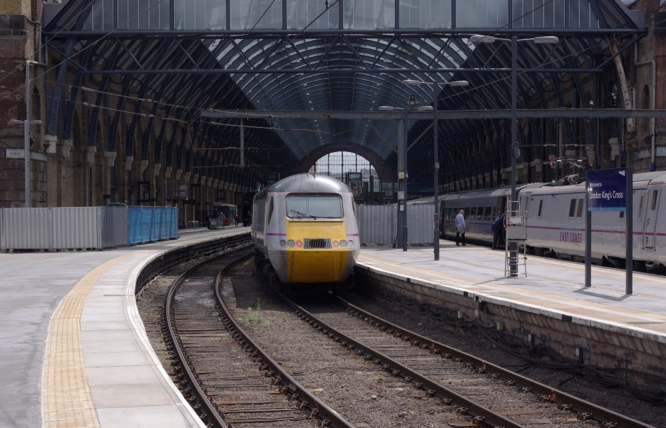 King's Cross railway station MMB B4 43274