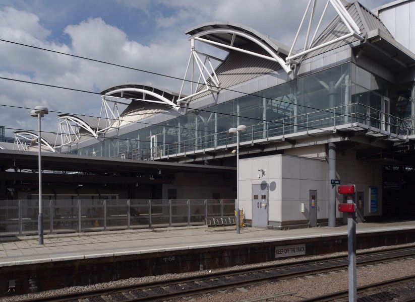 Leeds railway station MMB 10
