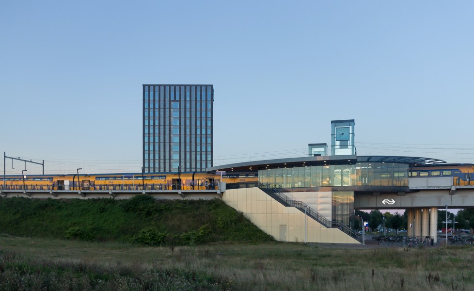 Lent, treinstation Nijmegen-Lent foto12 2016-08-24 20.33