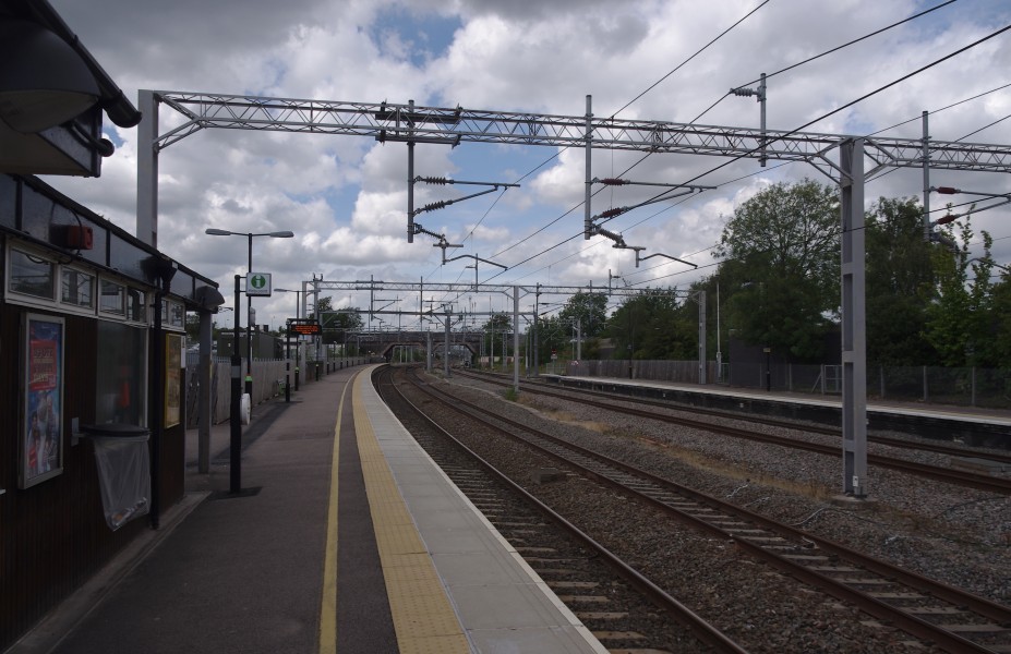 Lichfield Trent Valley railway station MMB 04