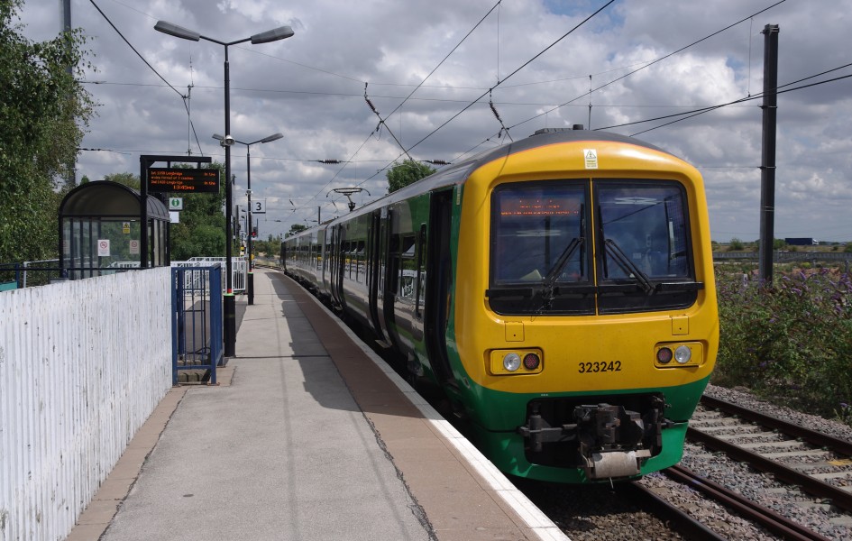 Lichfield Trent Valley railway station MMB 11 323242