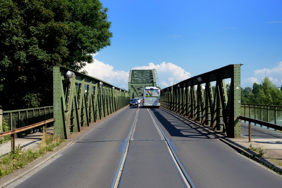 Linzer Eisenbahnbrücke Frontansicht