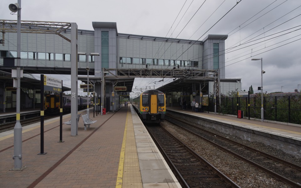Liverpool South Parkway railway station MMB 07 156468 350119