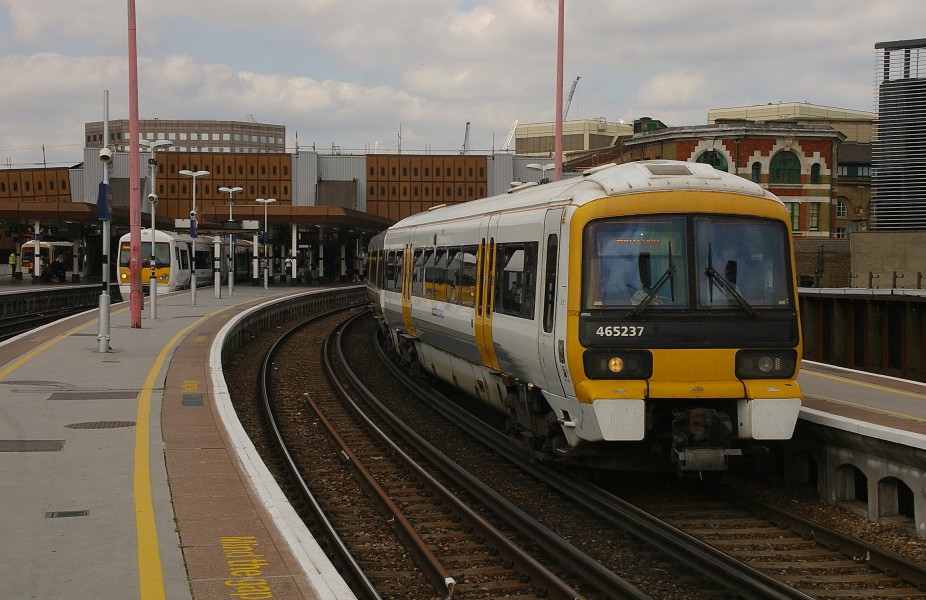London Bridge station MMB 13 376021 465237