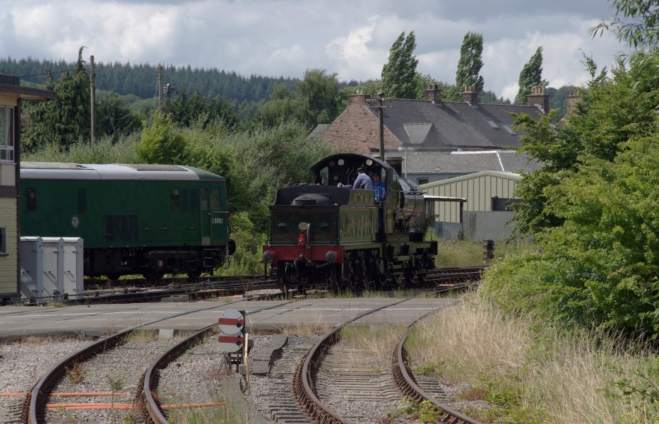 Lydney Junction railway station MMB 11 E6001 3717 