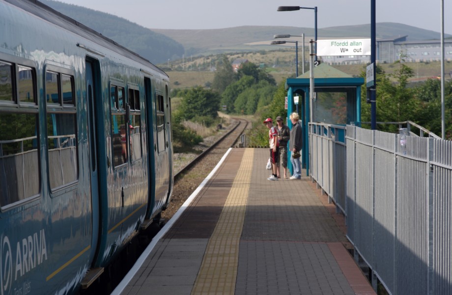 Maesteg (Ewenny Road) railway station MMB 07 150208