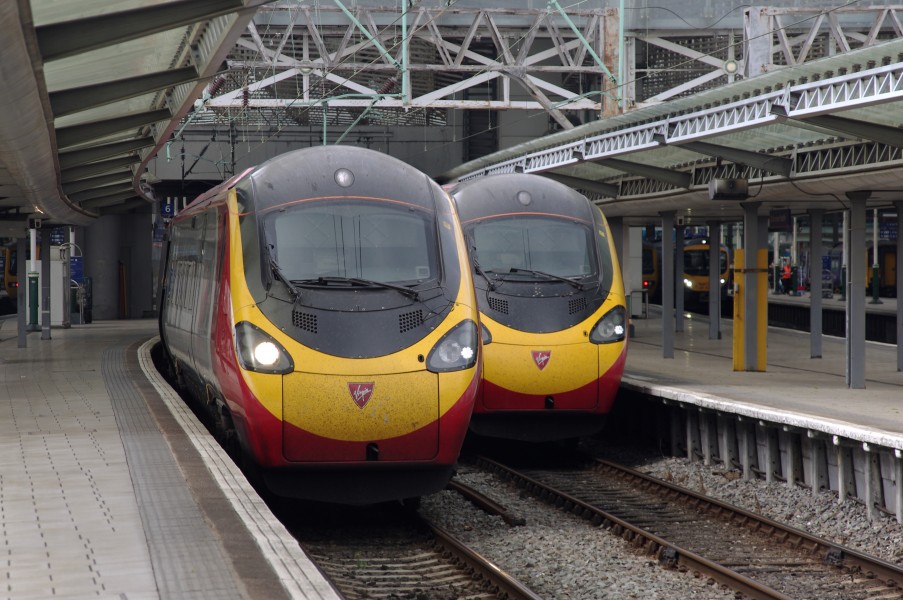 Manchester Piccadilly station MMB 12 390037 390046