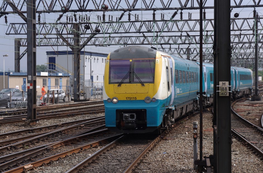 Manchester Piccadilly station MMB 44 175115