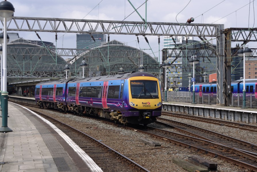 Manchester Piccadilly station MMB 53 170303 185101