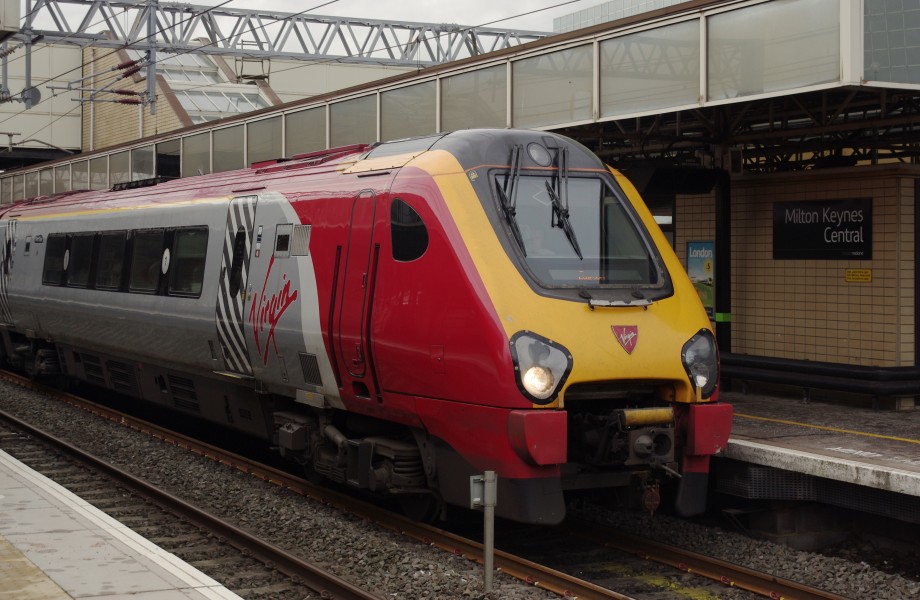 Milton Keynes Central railway station MMB 20 221101