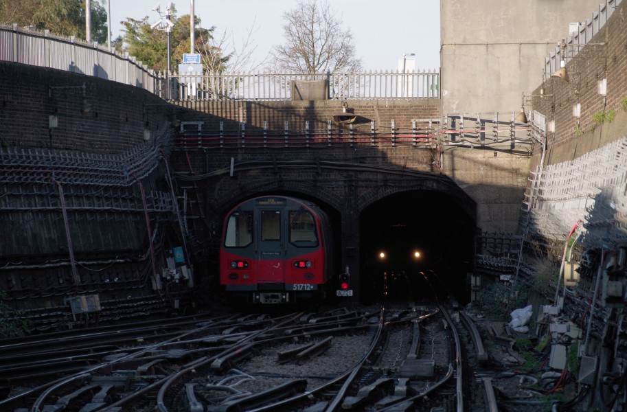Morden tube station MMB 03 1996 Stock